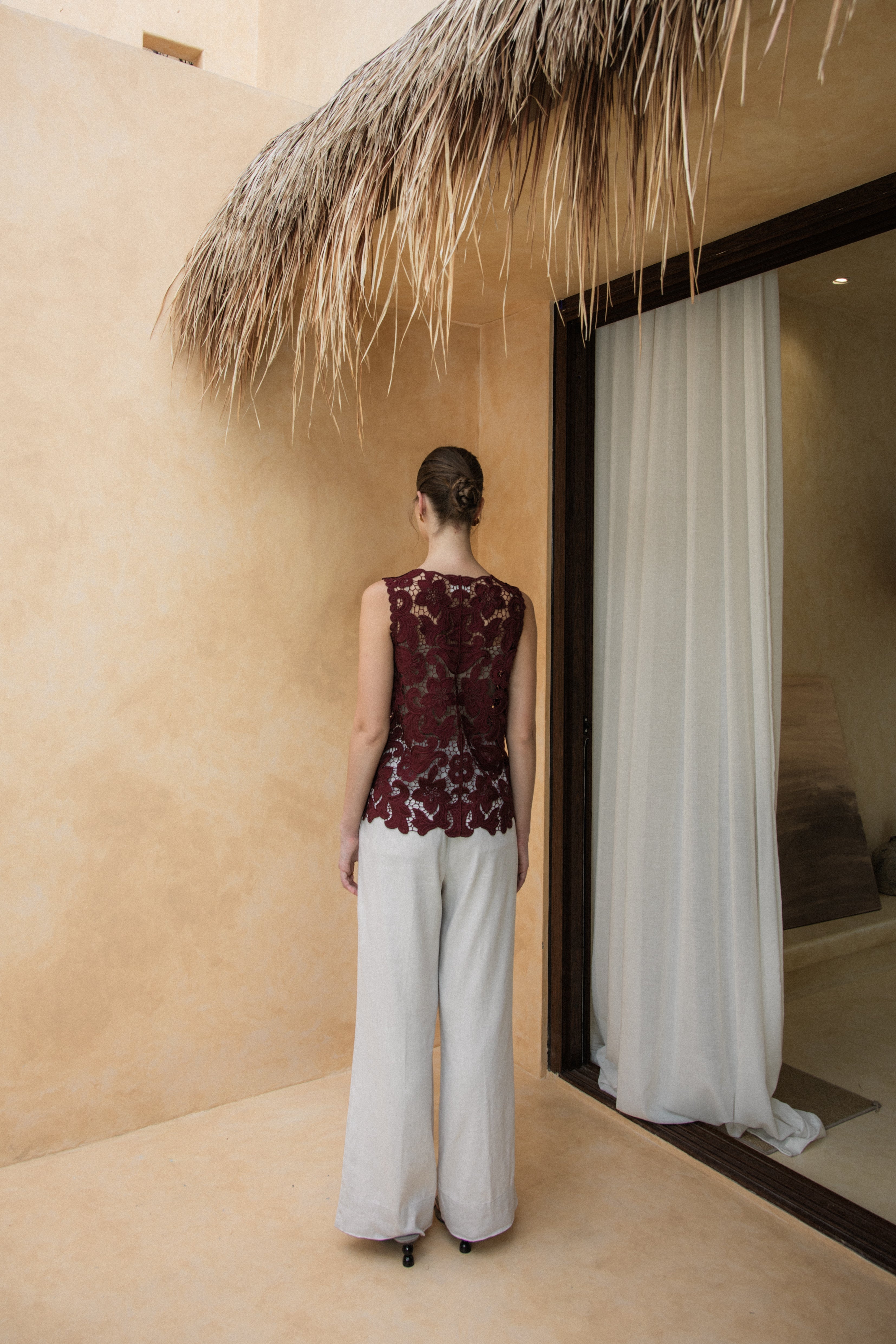 Nira Vest