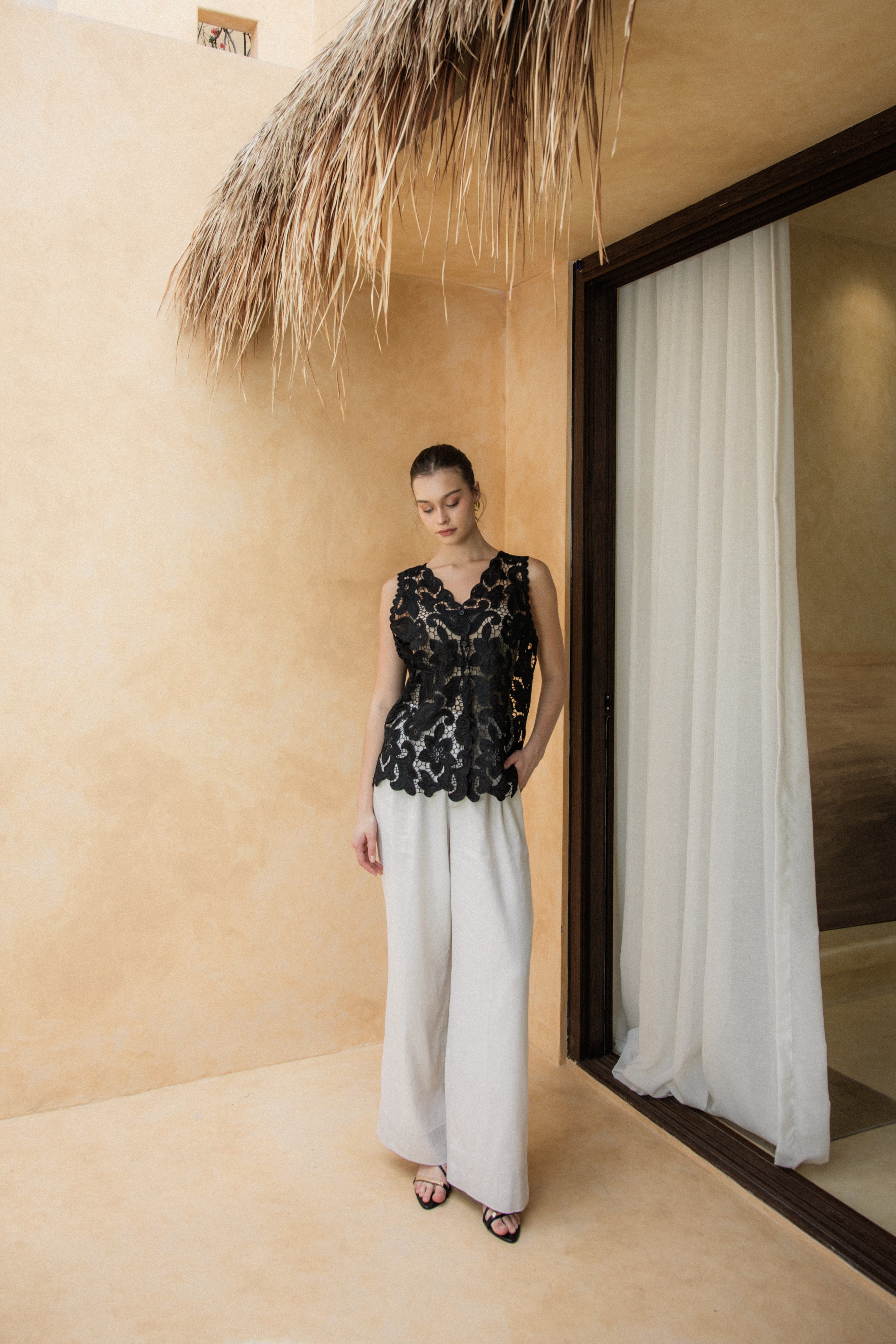 Nira Vest