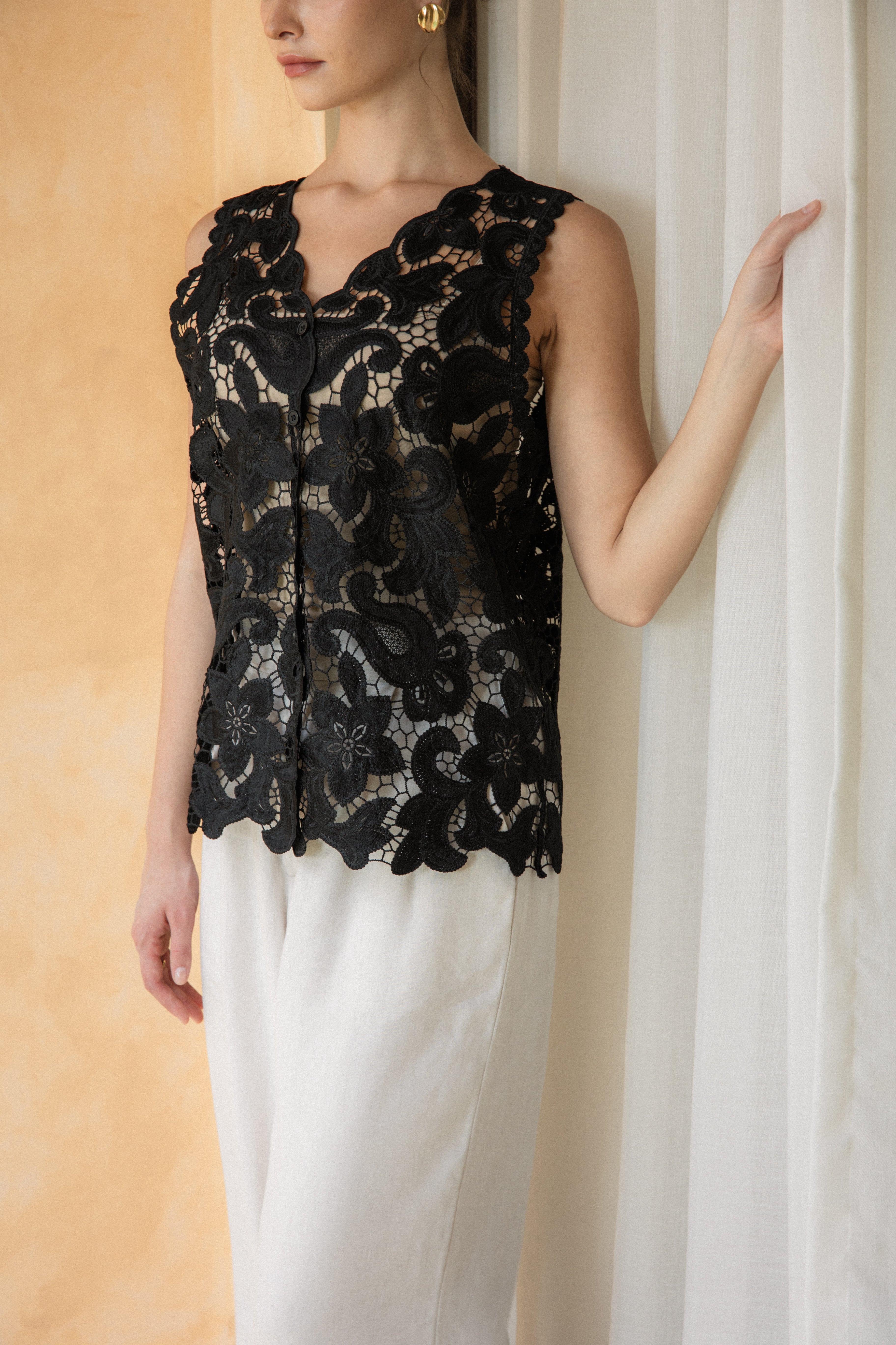 Nira Vest