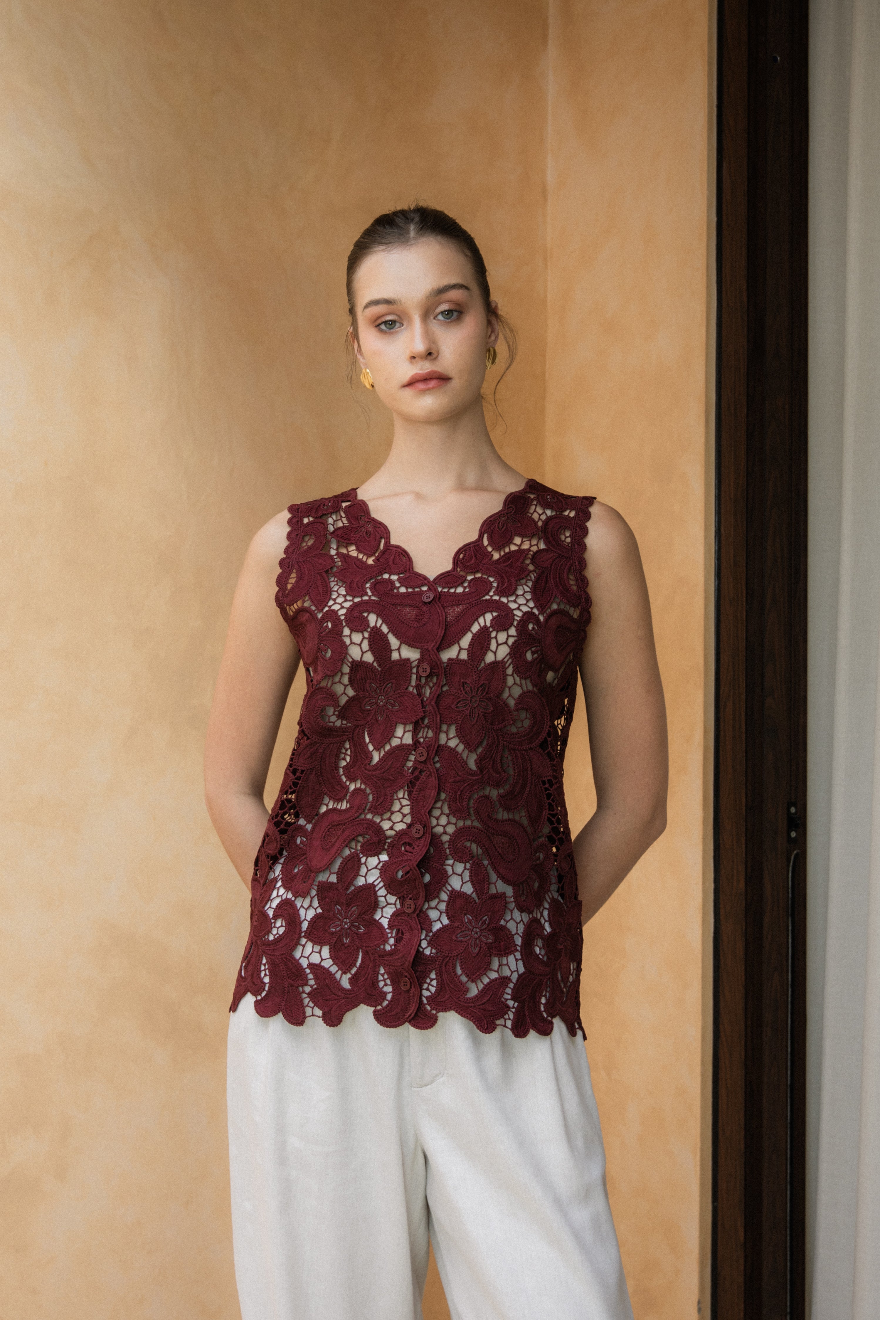 Nira Vest