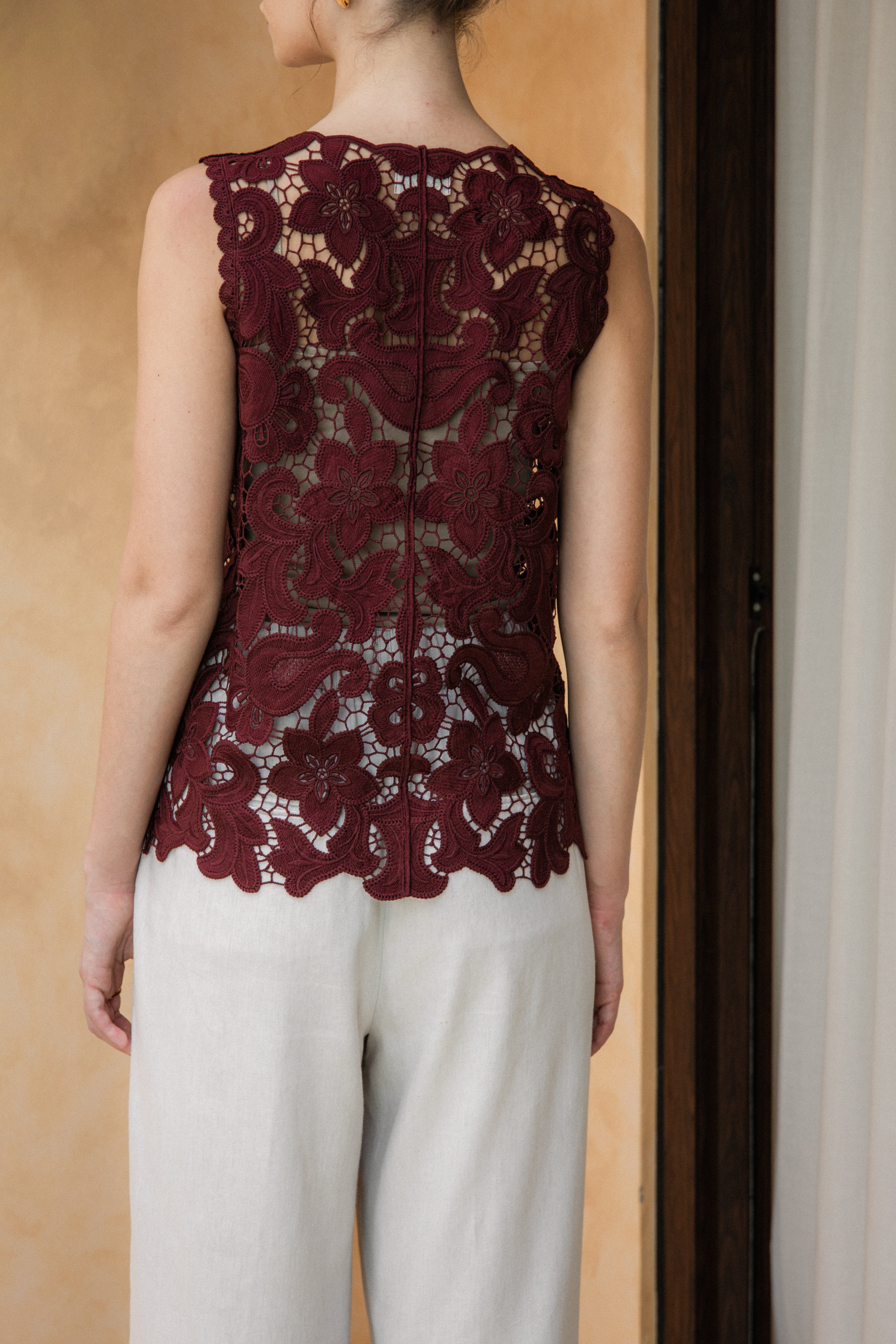 Nira Vest